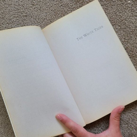 4/$20 The White Tiger: A Novel by‎ Aravind Adiga - Paperback - Picture 2 of 5